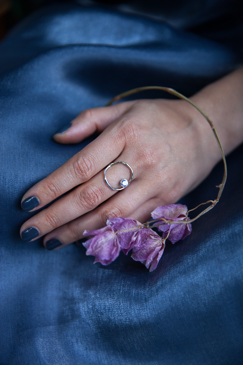 кольцо круг с аметистом