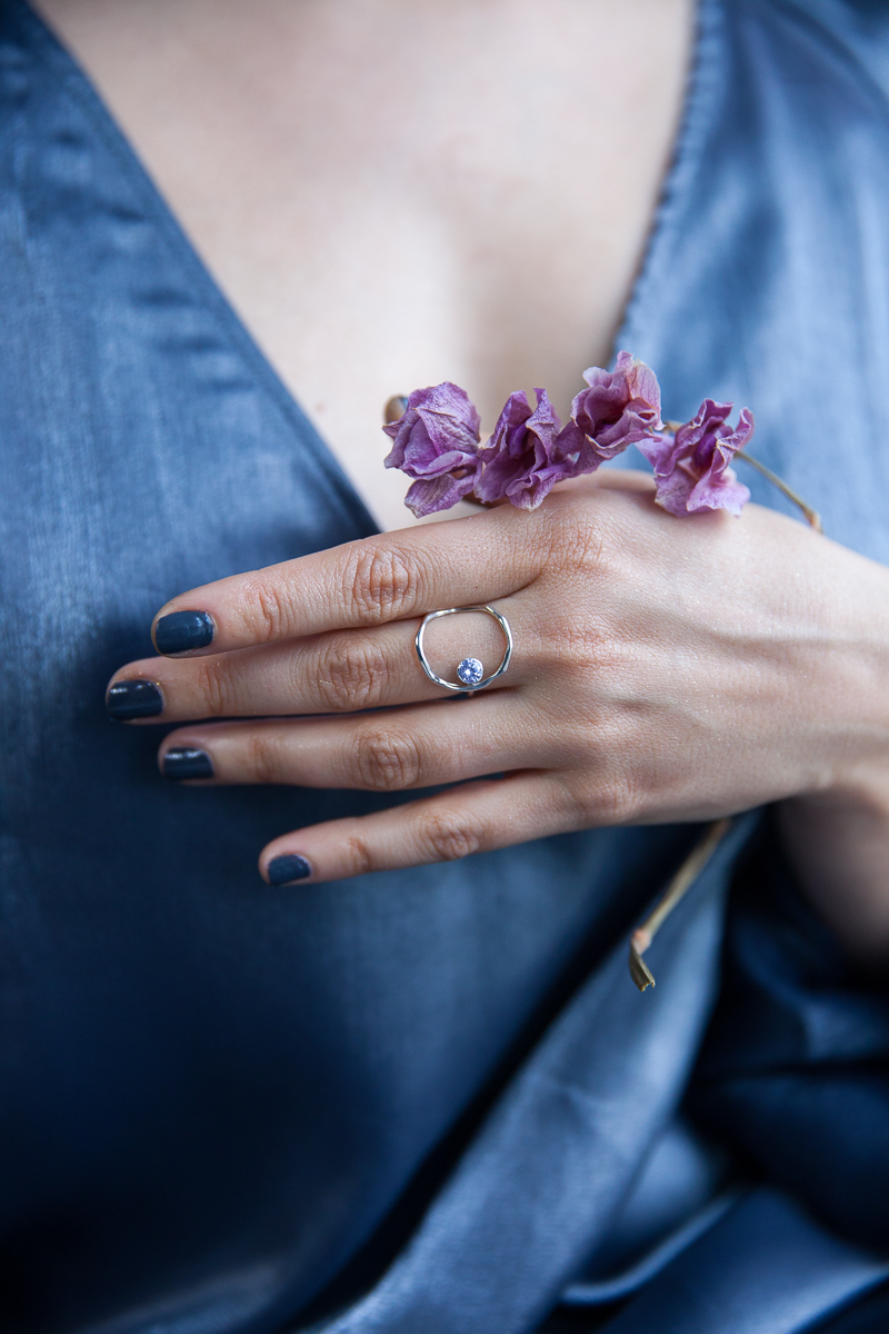 кольцо круг с аметистом