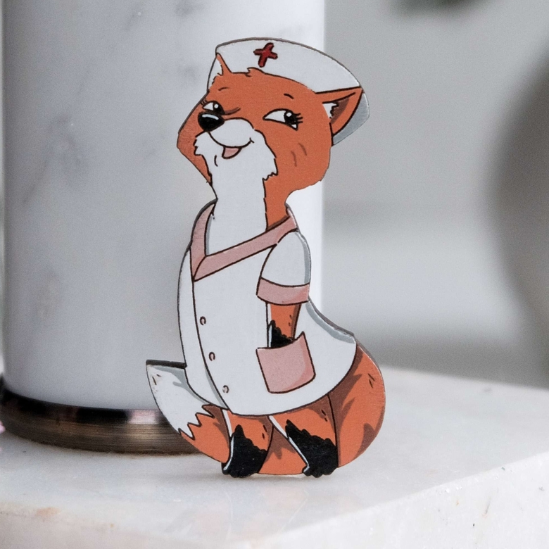 Лисичка медсестра значок для врача