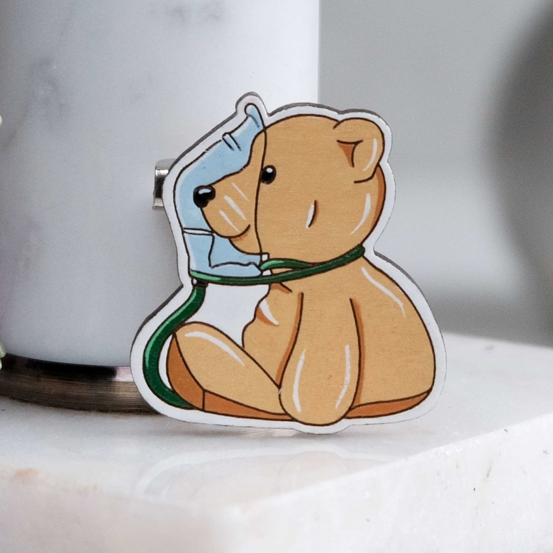 Мишка анестезиолог брошь