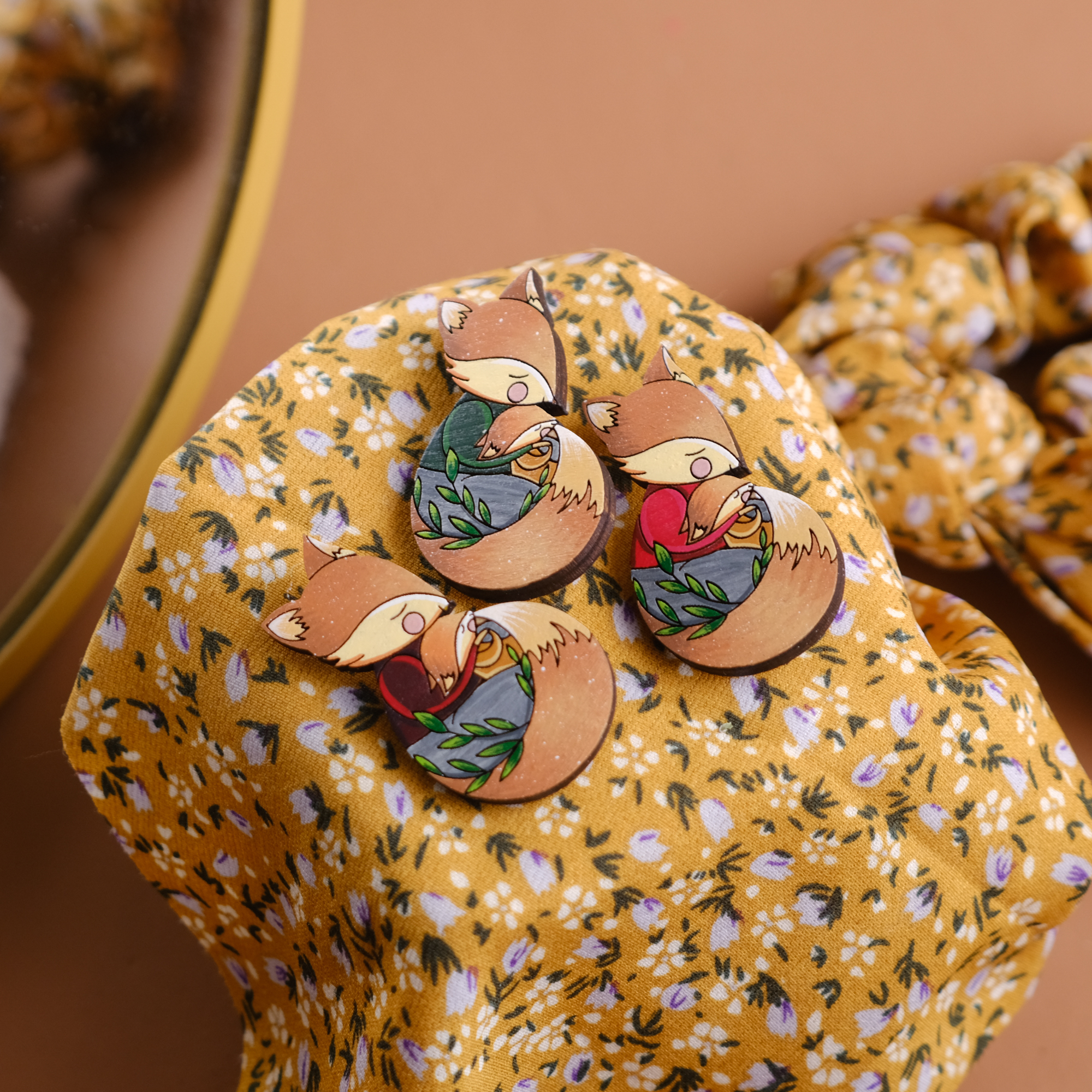 Деревянная брошь Август Вуд лисица