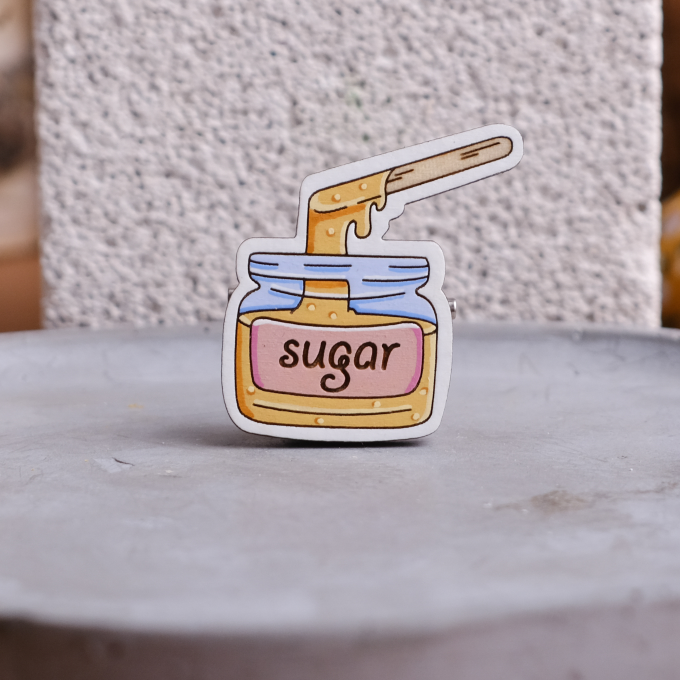 Деревянная брошь Август Вуд