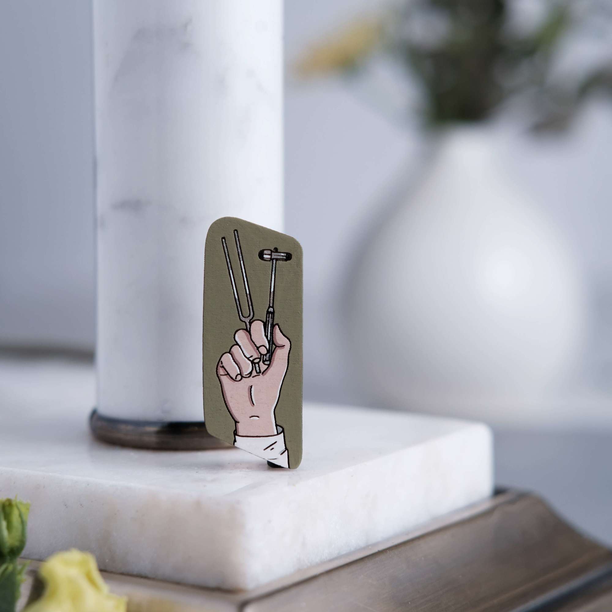 Брошь «Инструменты невролога»