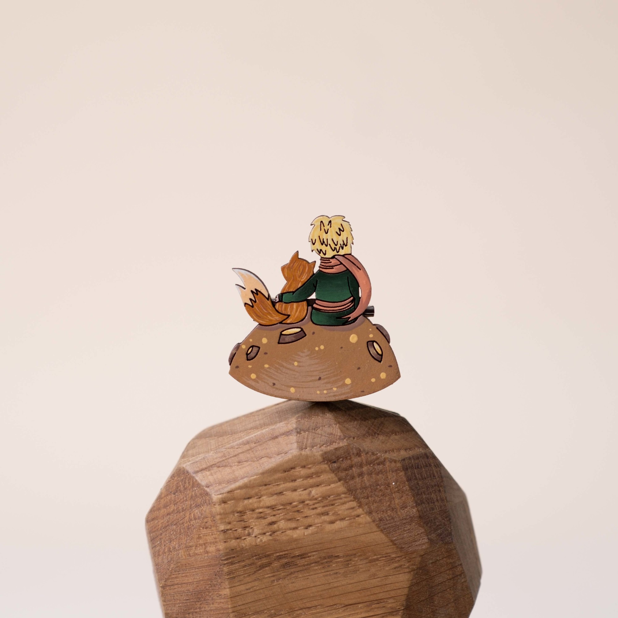 деревянный значок принц и лис