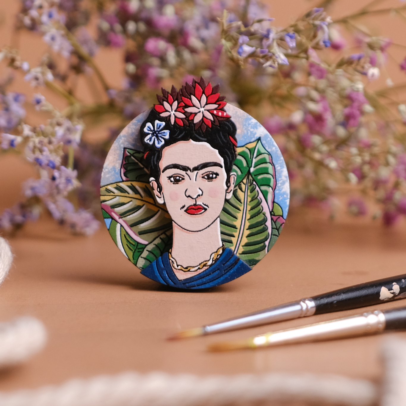 значок из дерева August Wood