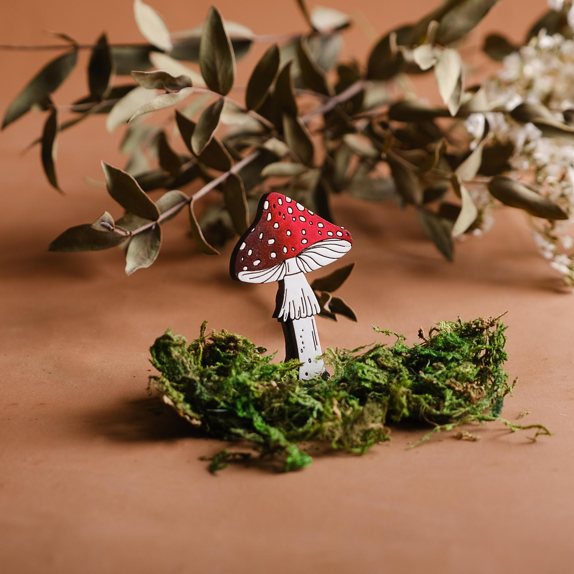 деревянный значок от August Wood