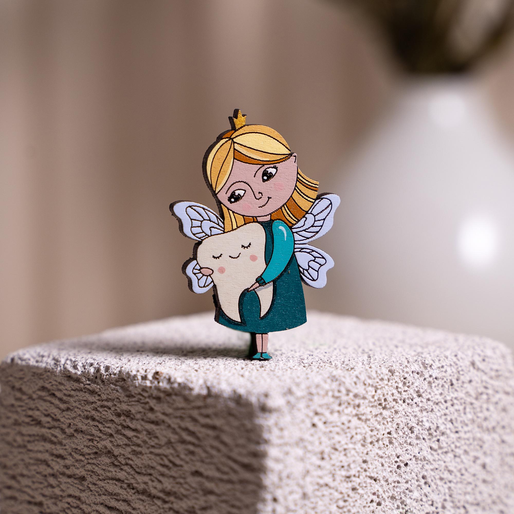 деревянные значки