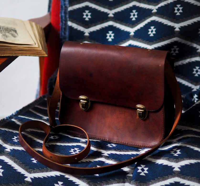 Прямоугольная кожаная сумочка "Братья Карамазовы"