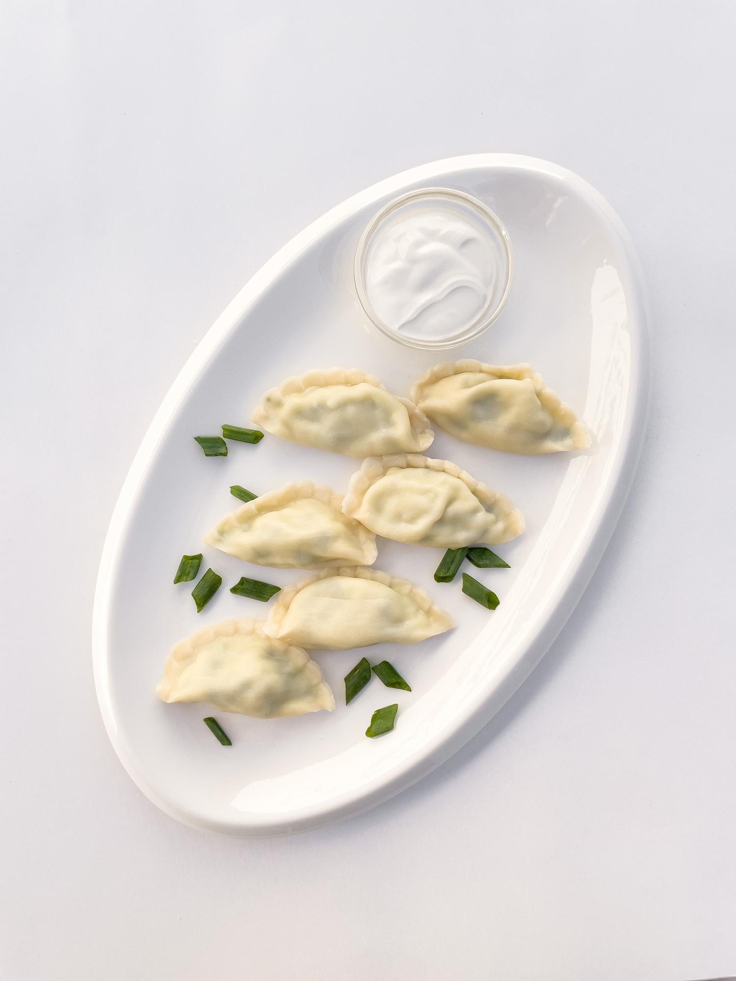 Вареники с зеленым луком и творогом