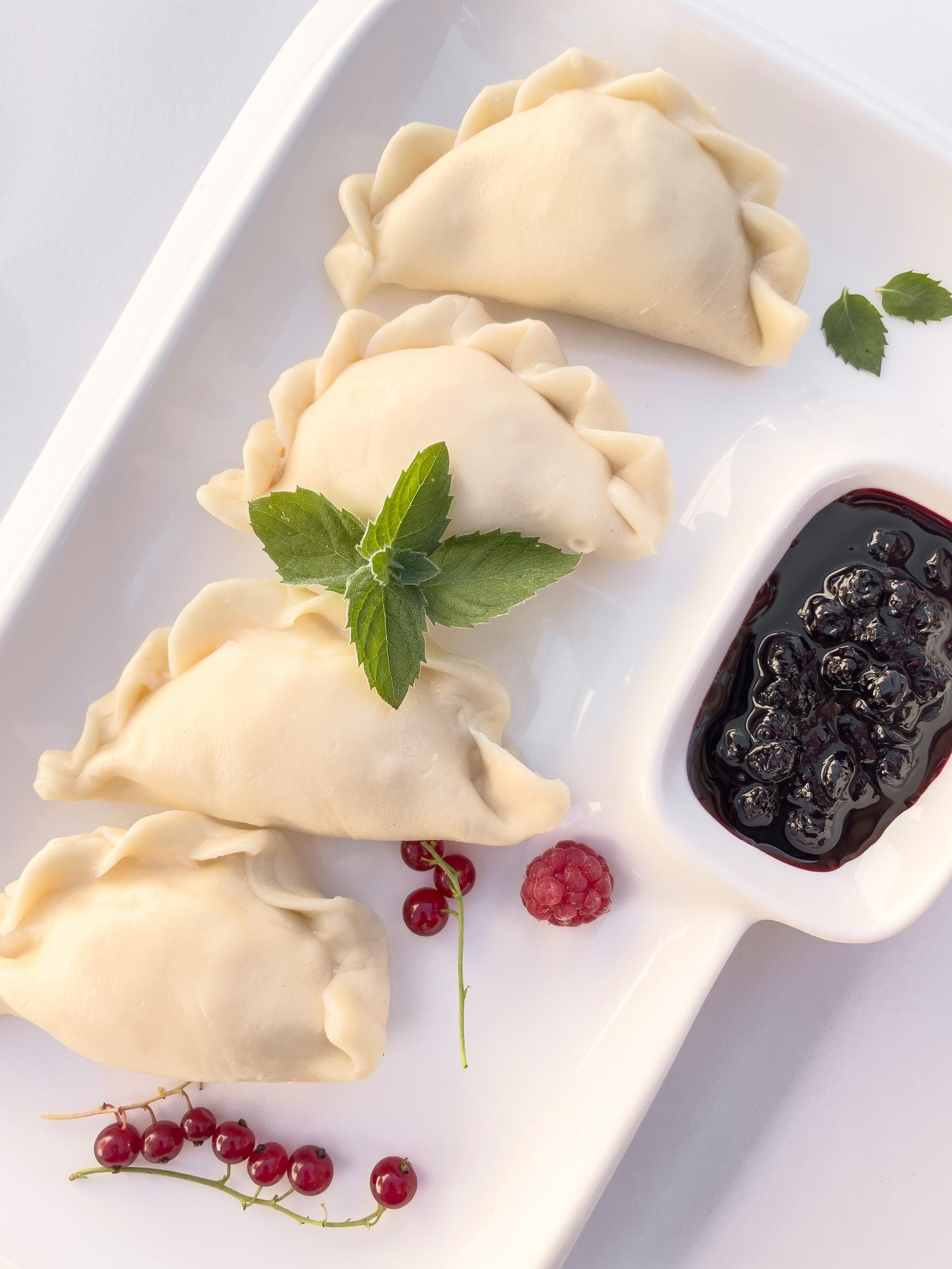 Вареники с черникой/смородиной