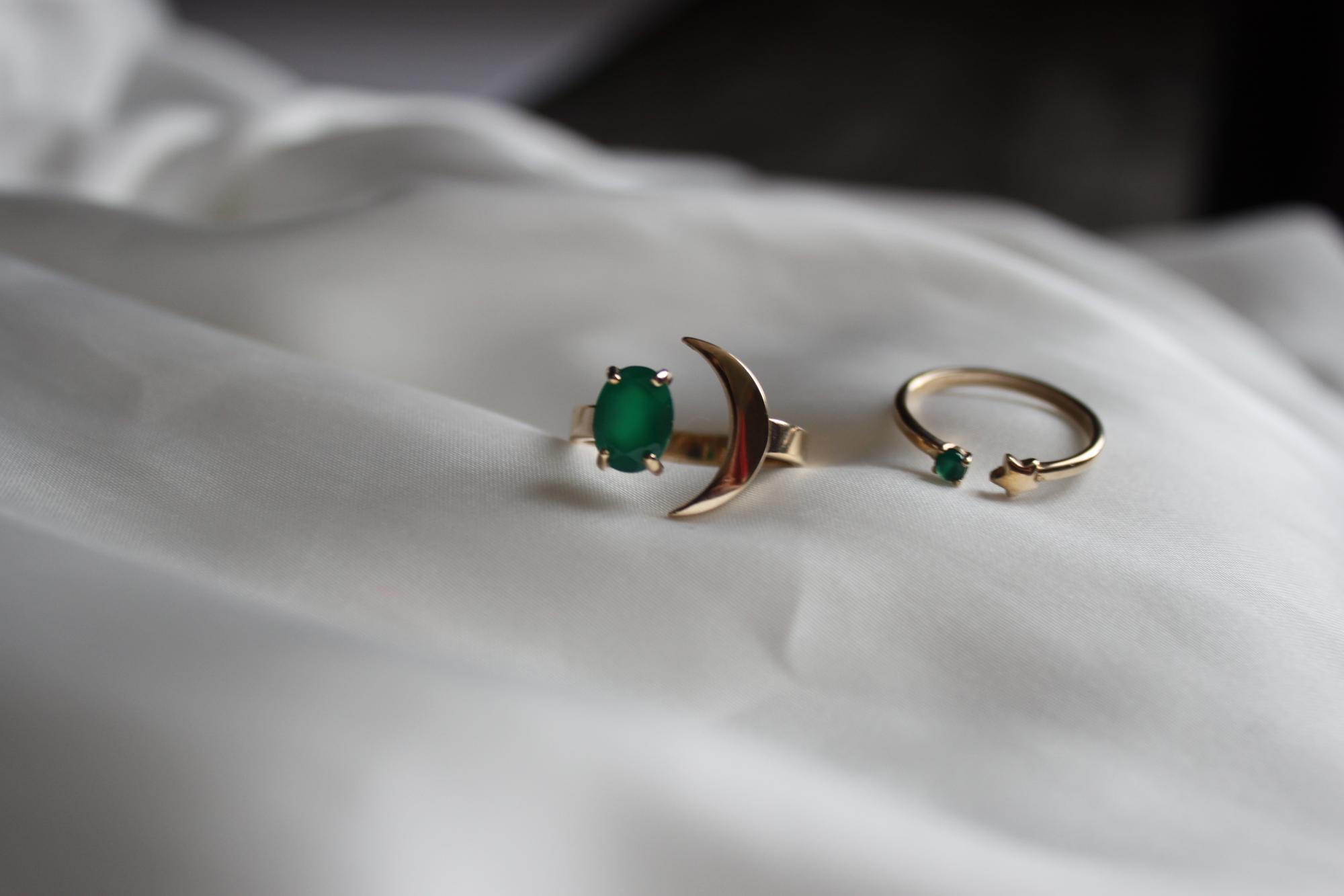 Sunny Agate Moon Ring I Сет колец с зеленым агатом, латунь
