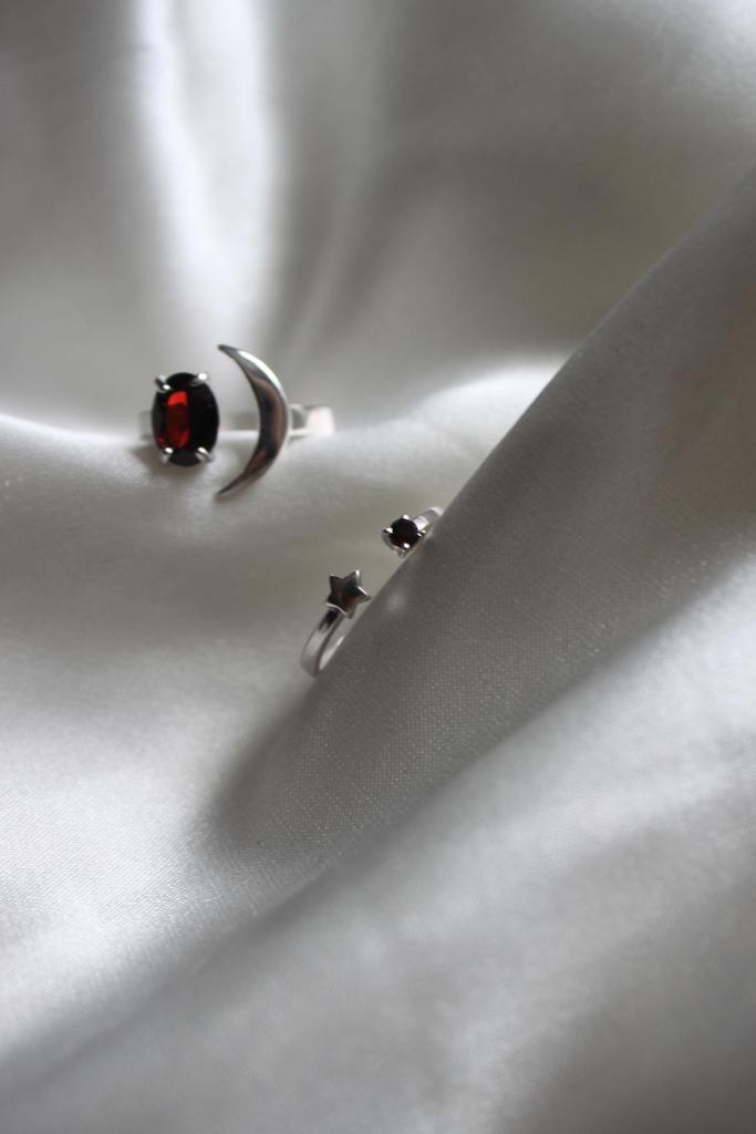 Garnet White Moon I Сет колец с гранатом, белая латунь