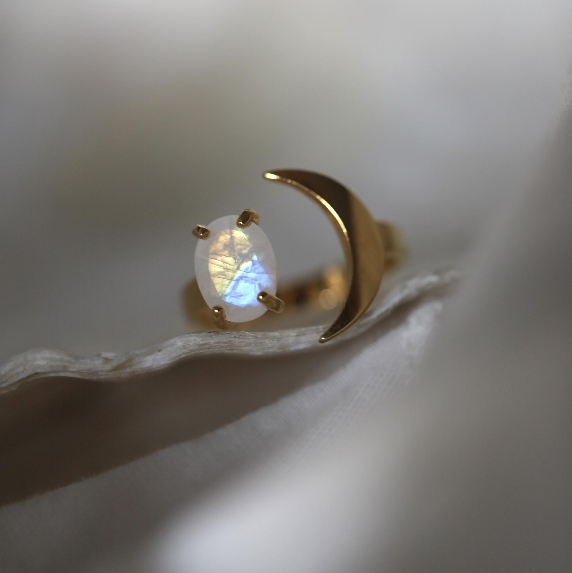 Moonstone Sunny Moon I Сет колец с лунным камнем и топазом, латунь