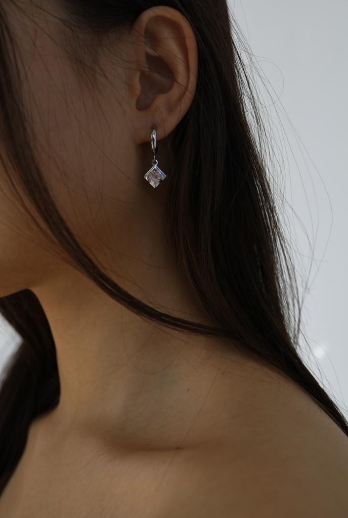 Rose Quartz Hearts I Серьги с розовым кварцем огранки «сердце», белая латунь, сталь