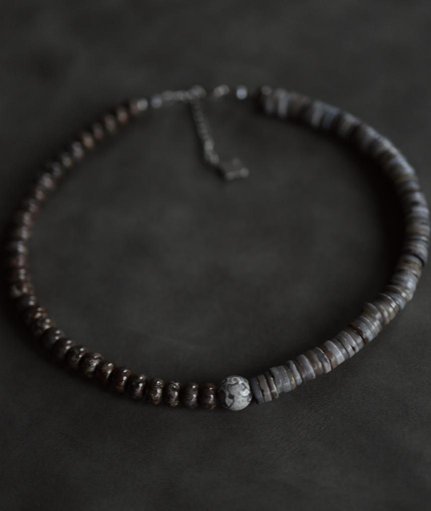 Obsidian Pearl Necklace I Колье с перламутром и обсидианом