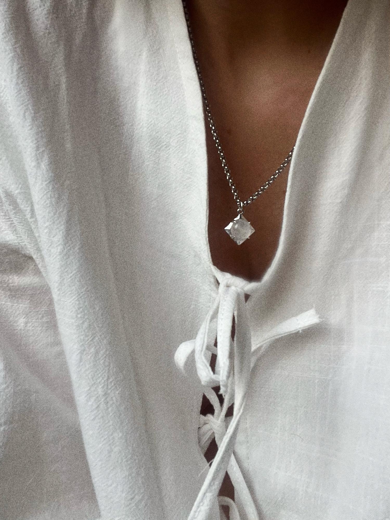 Rhinestone | Подвеска из белой латуни с горным хрусталём