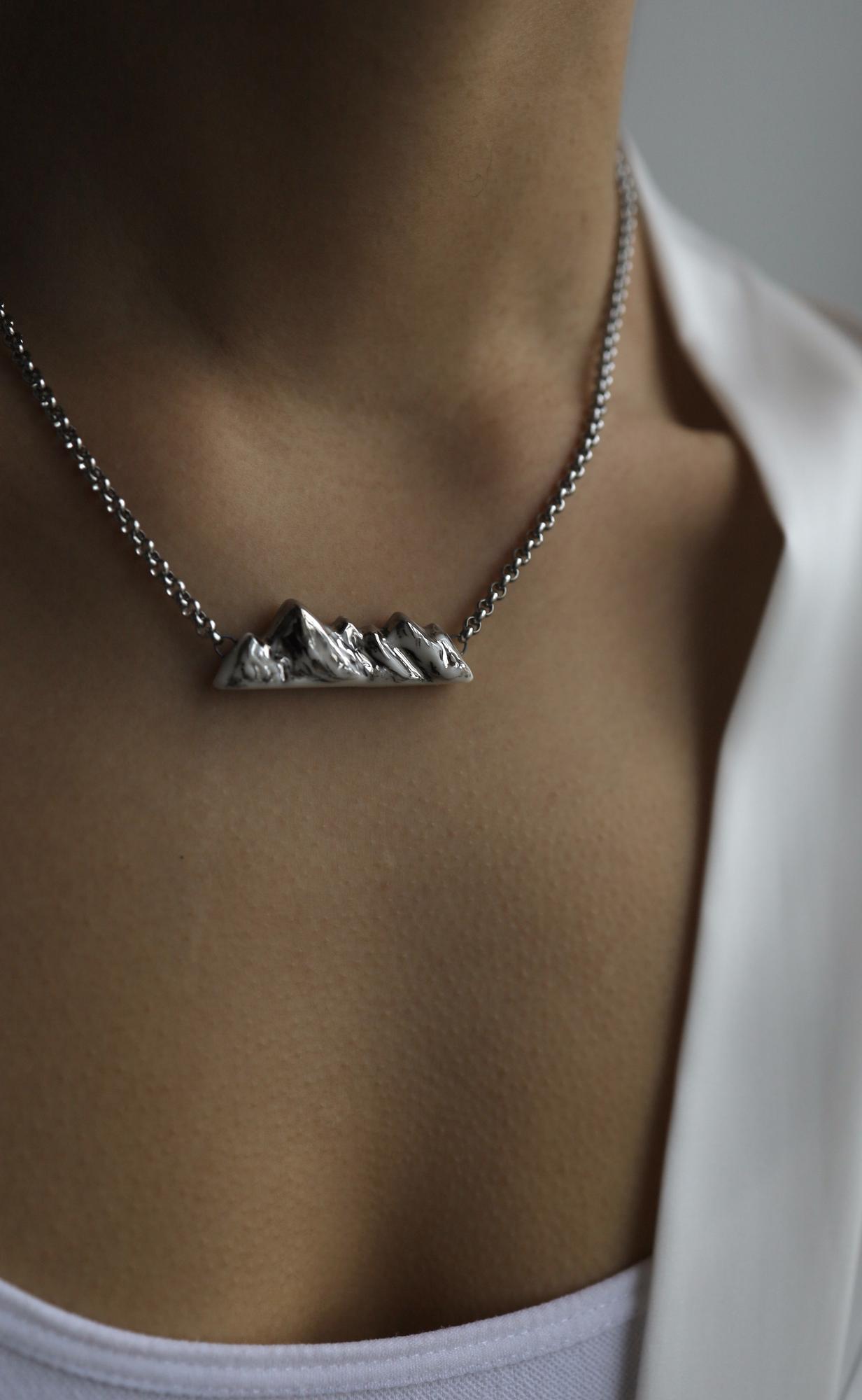 Mountains Necklace | Горы из фарфора