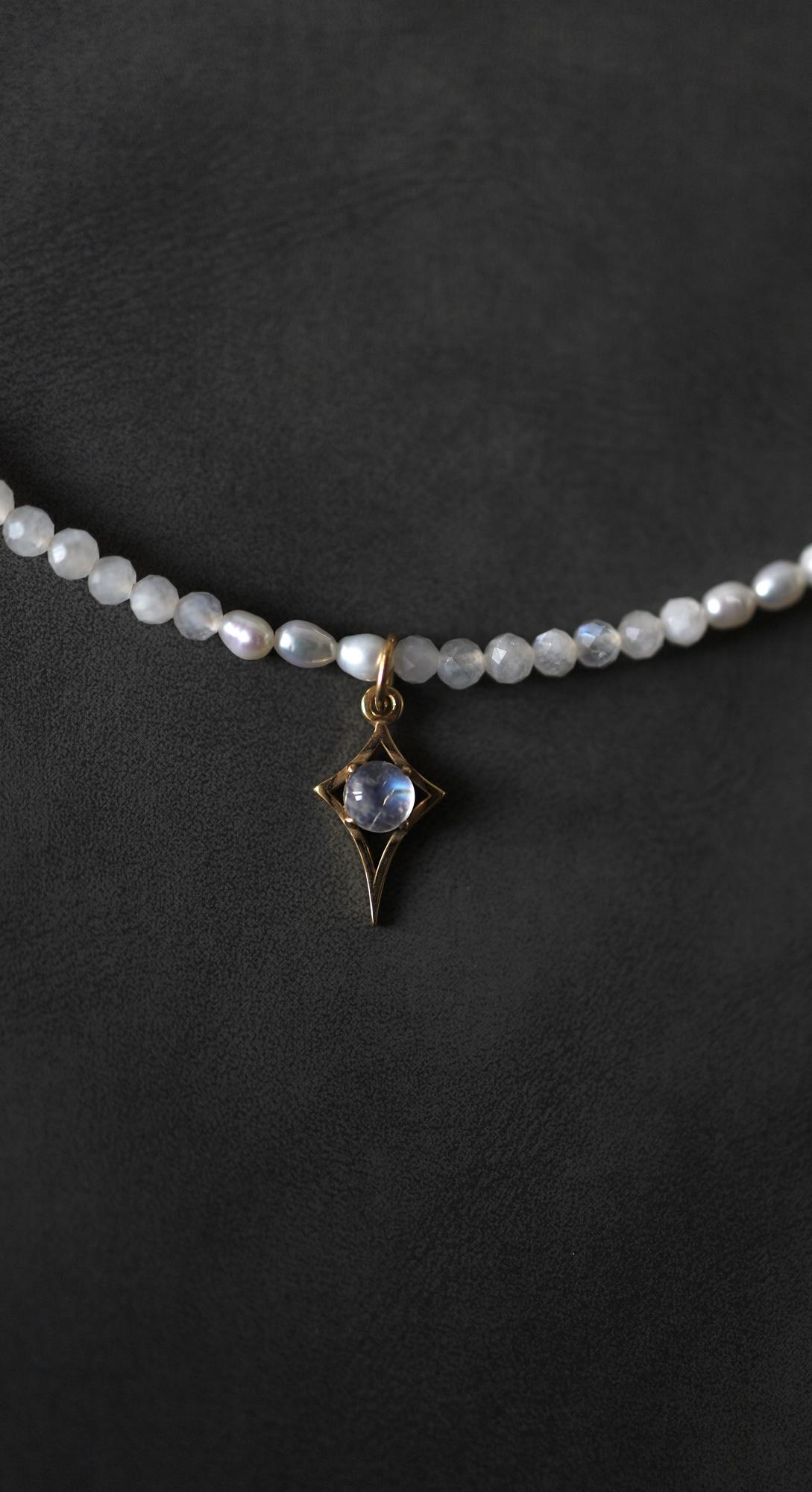 Moonstone Sunny Star I Колье «Путеводная звезда» с лунным камнем