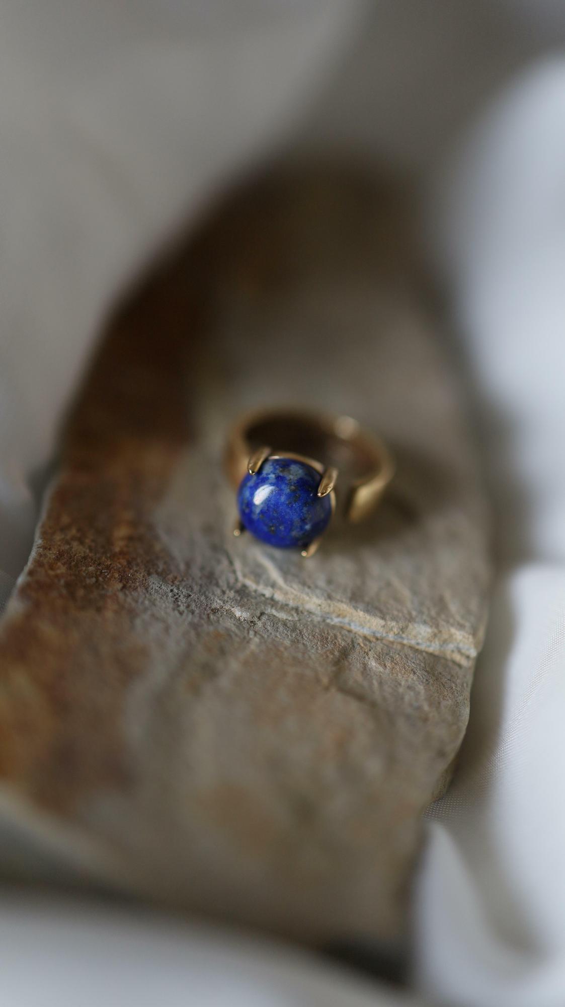 Lazurite Round Ring | Кольцо из латуни с лазуритом