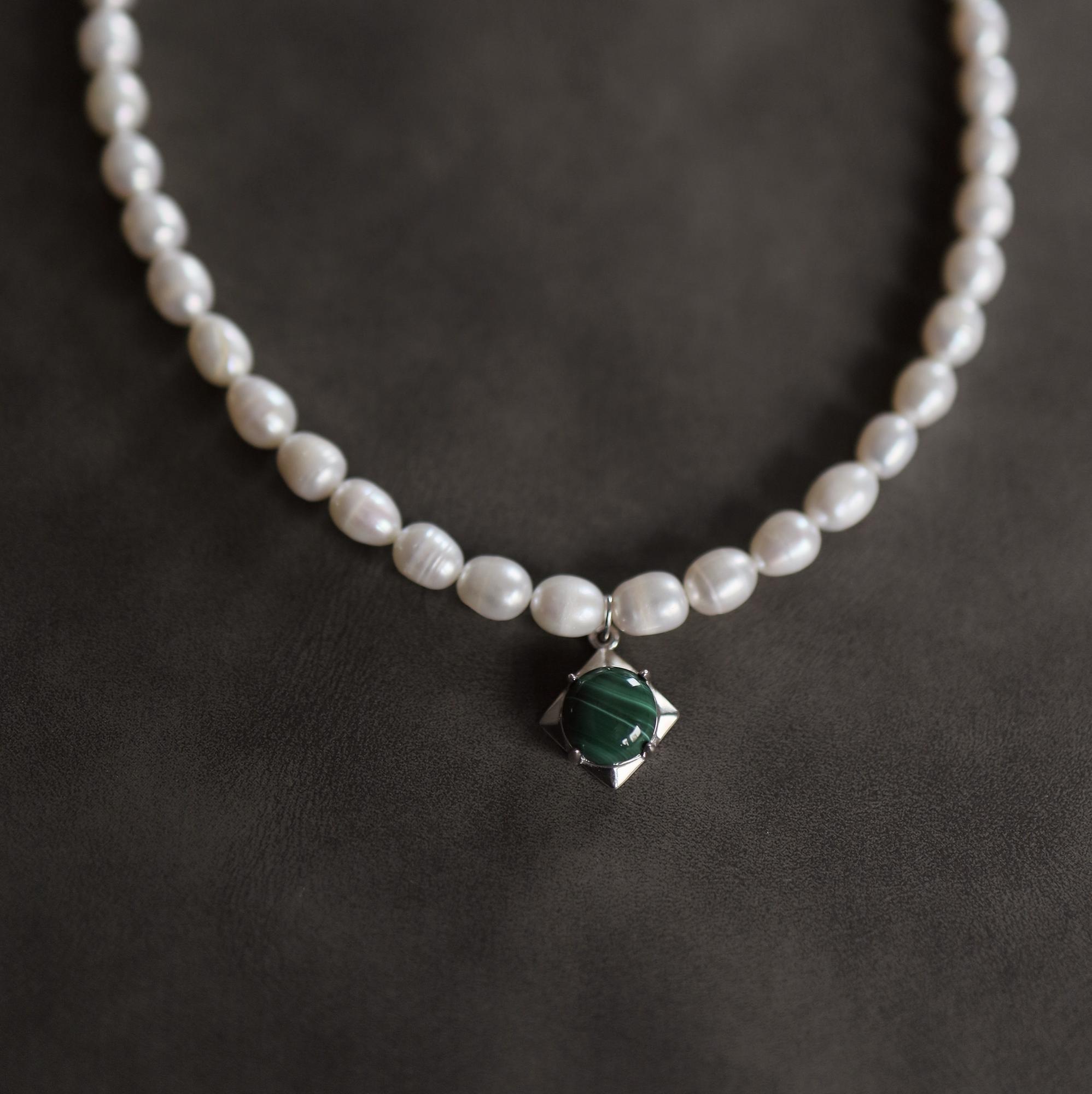 Malachite Pearl Necklace I Колье из жемчуга и малахита
