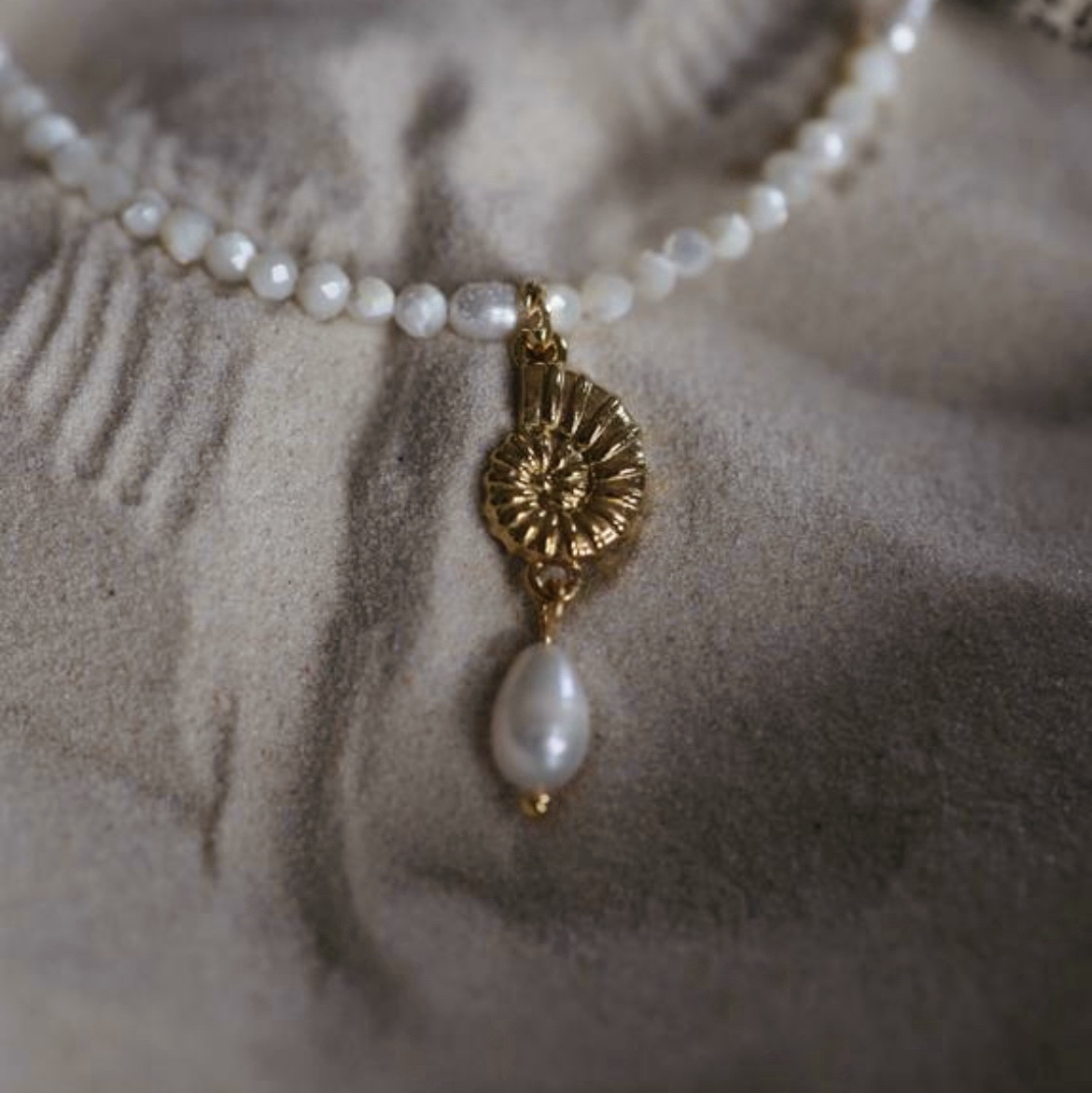 Seashell Sunny Pearl I Колье с перламутром и жемчугом