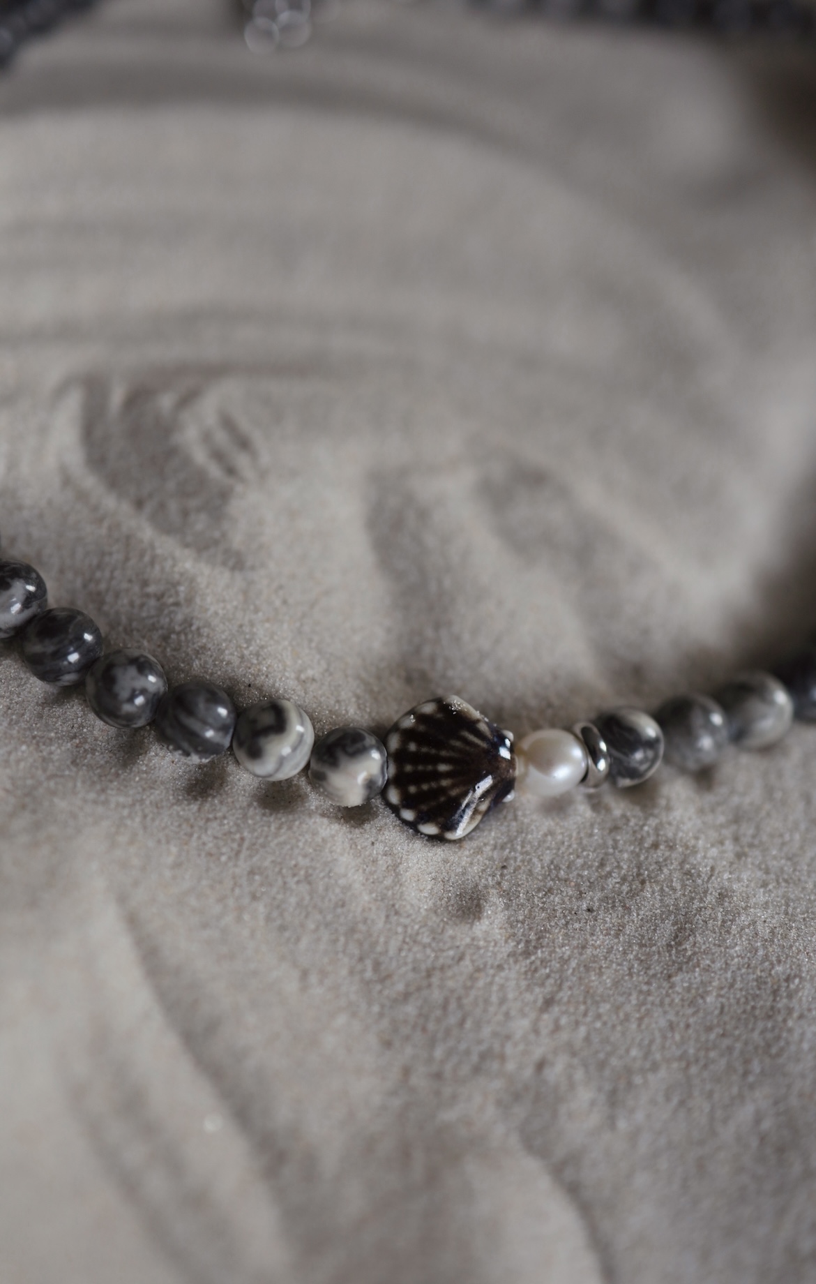 Seashell Jasper Necklace I Колье-чокер из яшмы, жемчуга и керамики