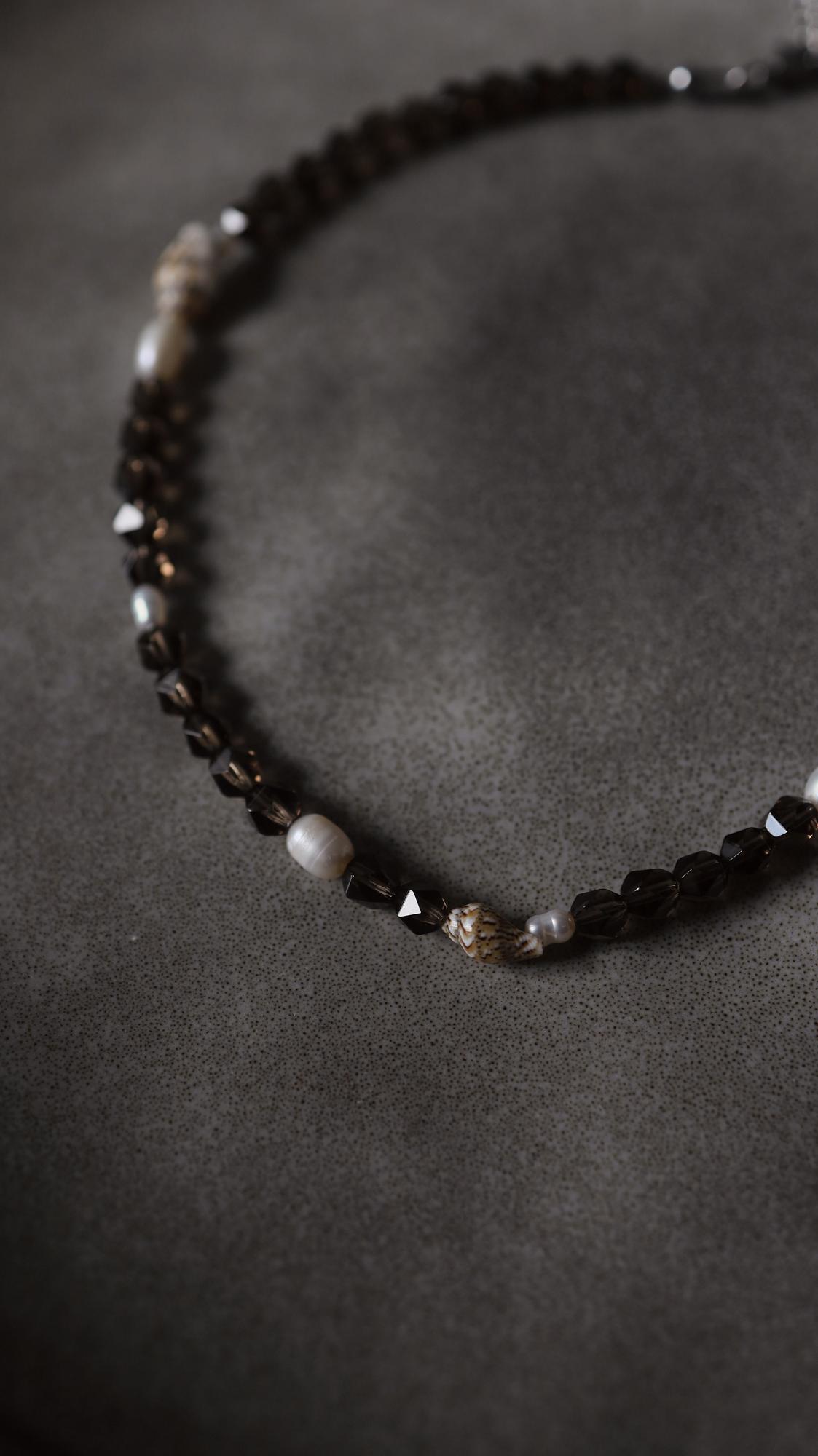 Rauchtopaz Shell Necklace I Колье-чокер из раухтопаза, жемчуга и ракушек
