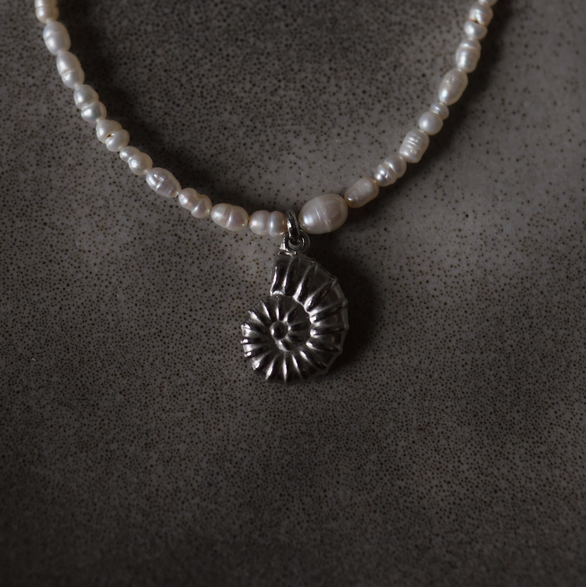 Pearl Shell Necklace I Колье из жемчуга