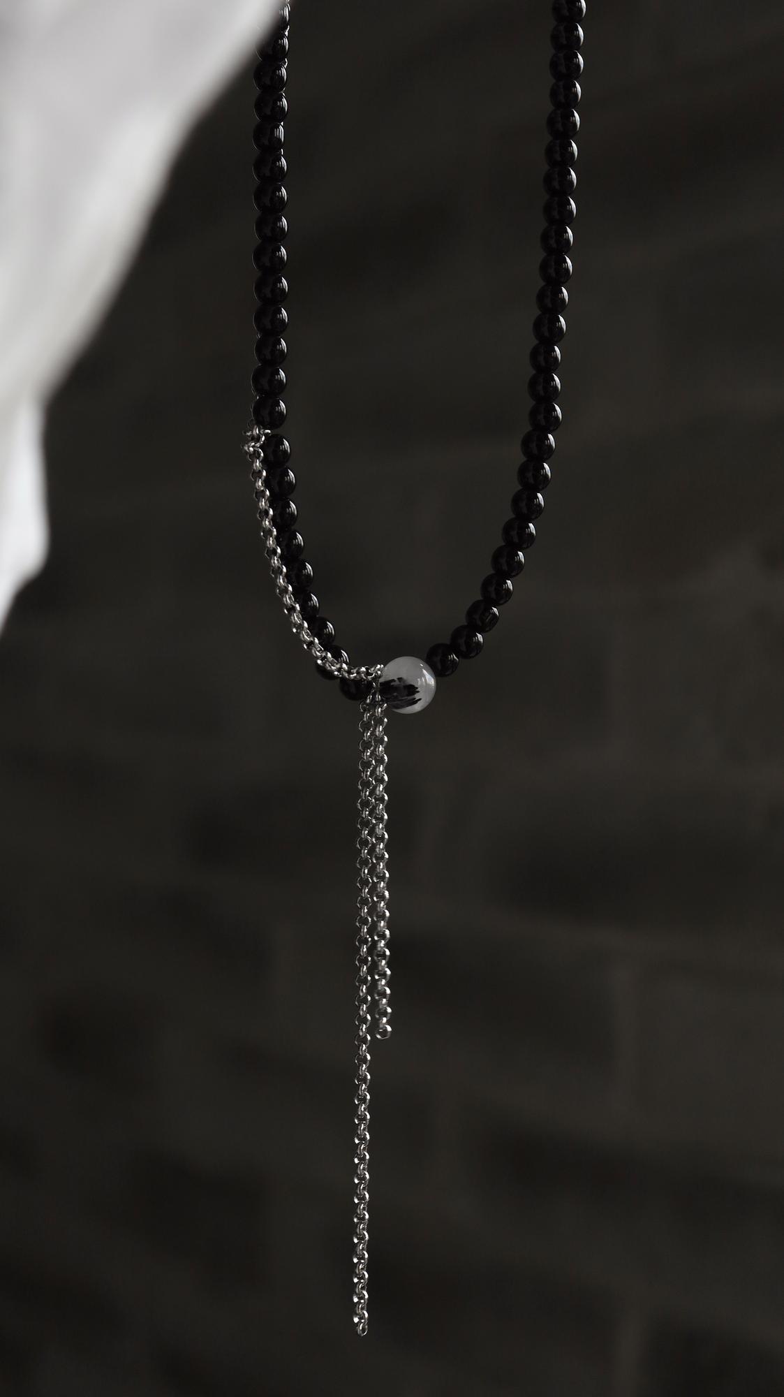 Black Agate Tie I Колье из чёрного агата и рутилового кварца