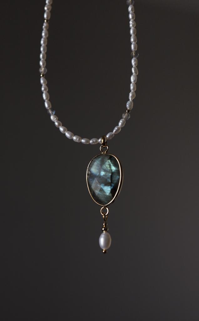 Колье из лабрадорита и жемчуга, позолота I Labradorite Pearl Necklace