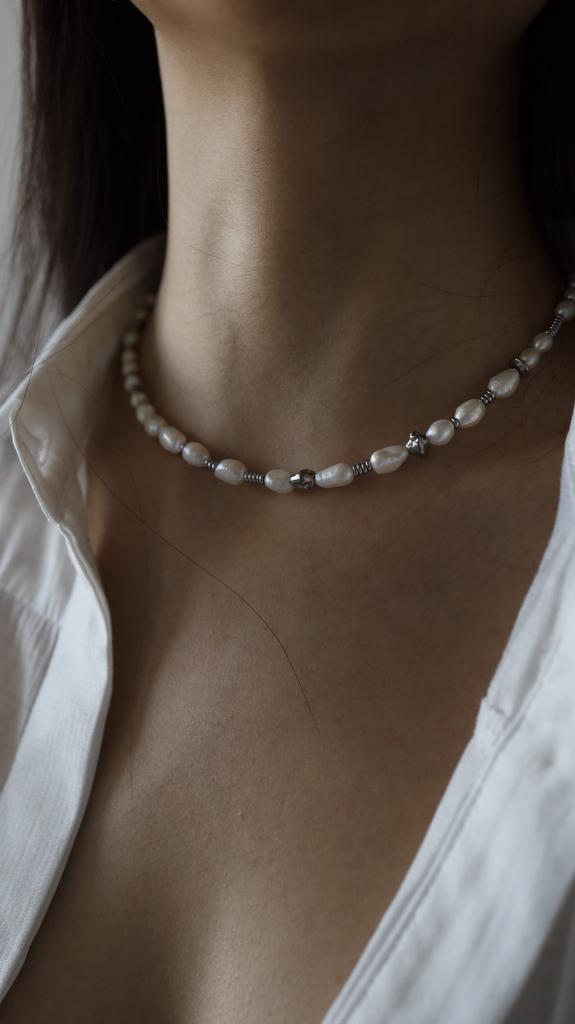 Колье-чокер из жемчуга и гематита