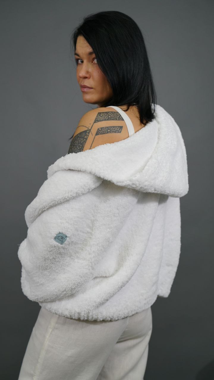 Бомбер "FLUFFY" белый
