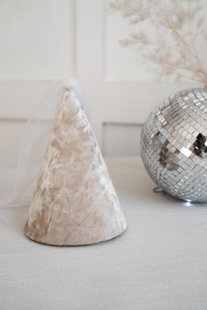 Бархатный колпачок