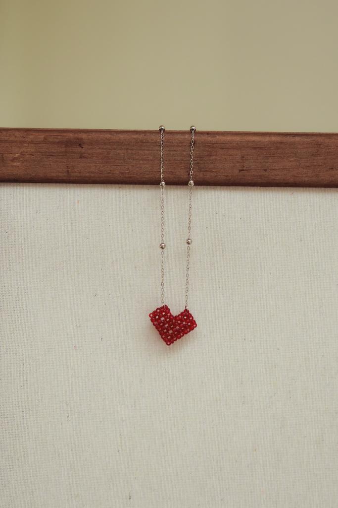 Цепочка с объемным красным сердечком