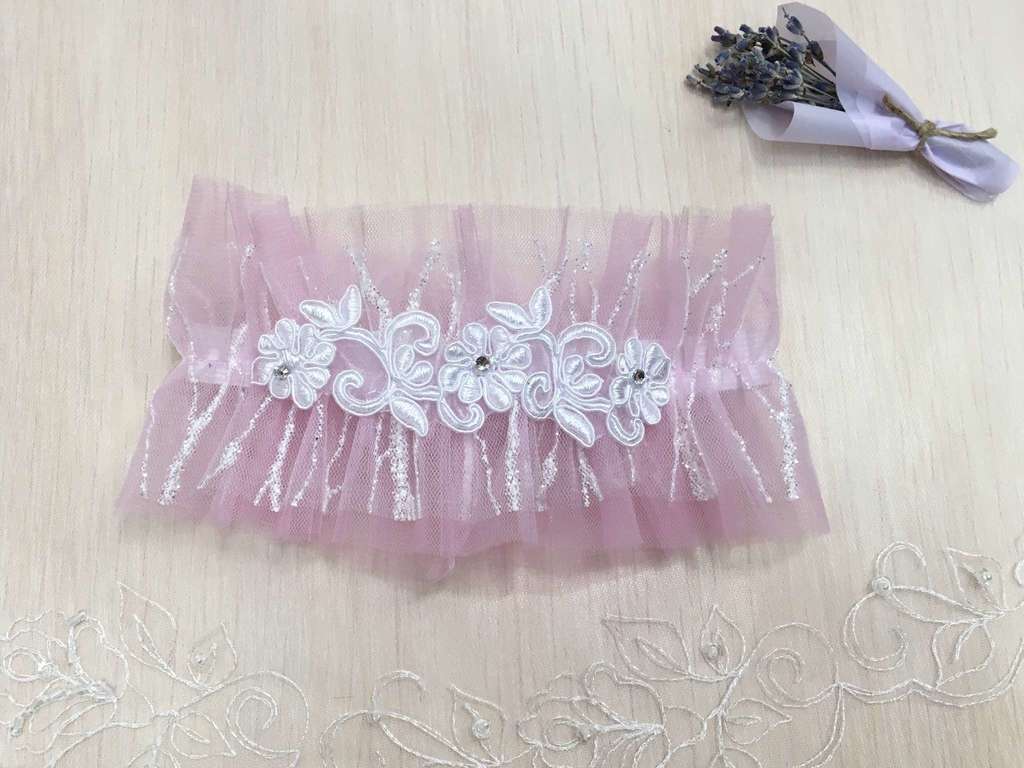 Розовая широкая