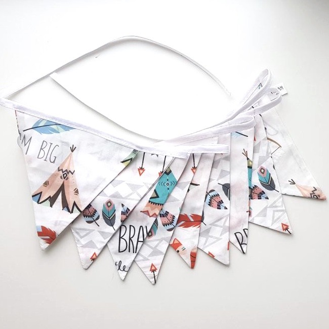 Флажки на ленте "Храбрый индеец"