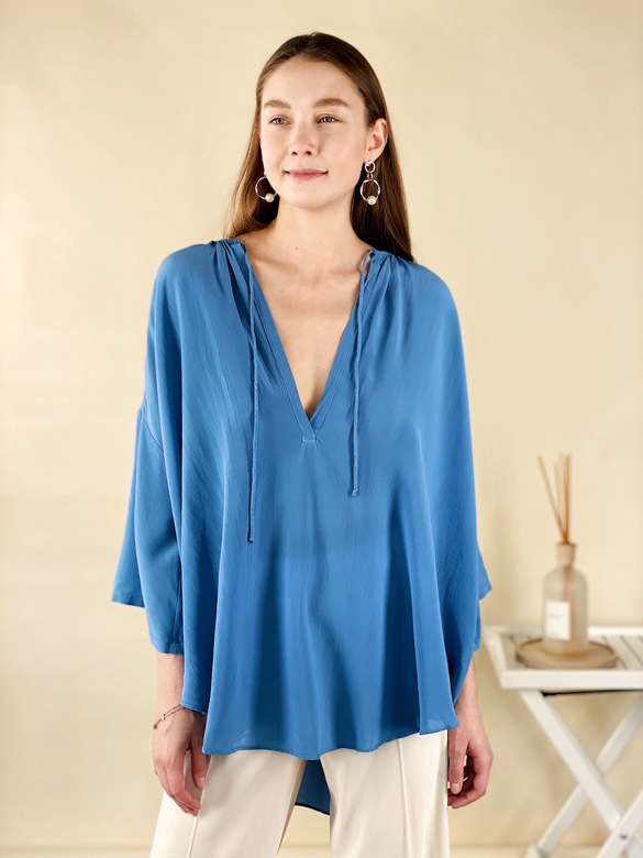 OTTOD'AME Рубашка из шёлка в стиле бохо в голубом цвете