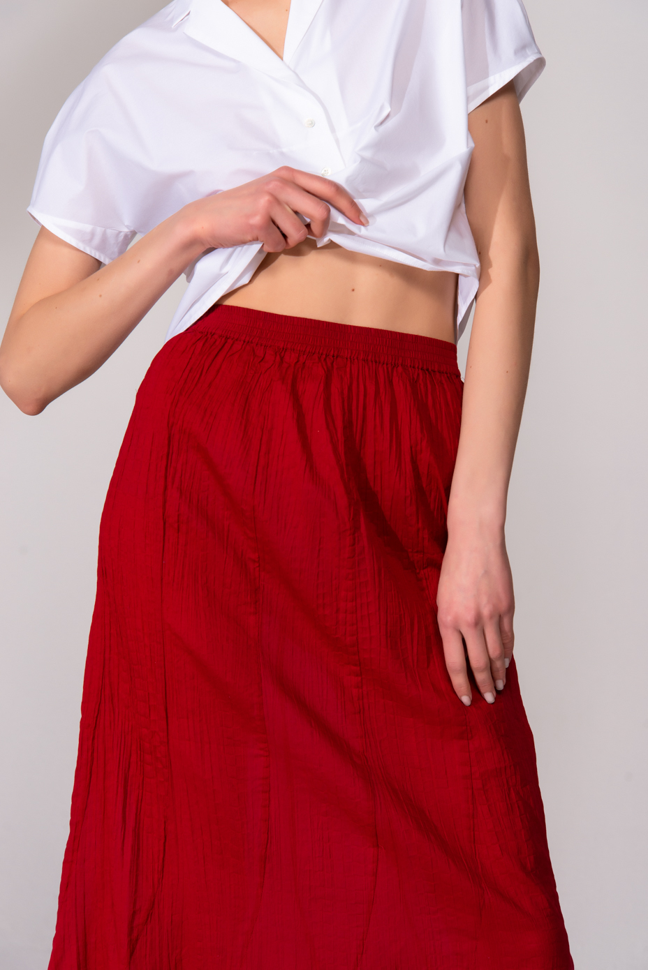 MES DEMOISELLES PARIS Юбка длины миди из жатого органического хлопка в оттенке rouge. LAST SIZE: 38 (FR)