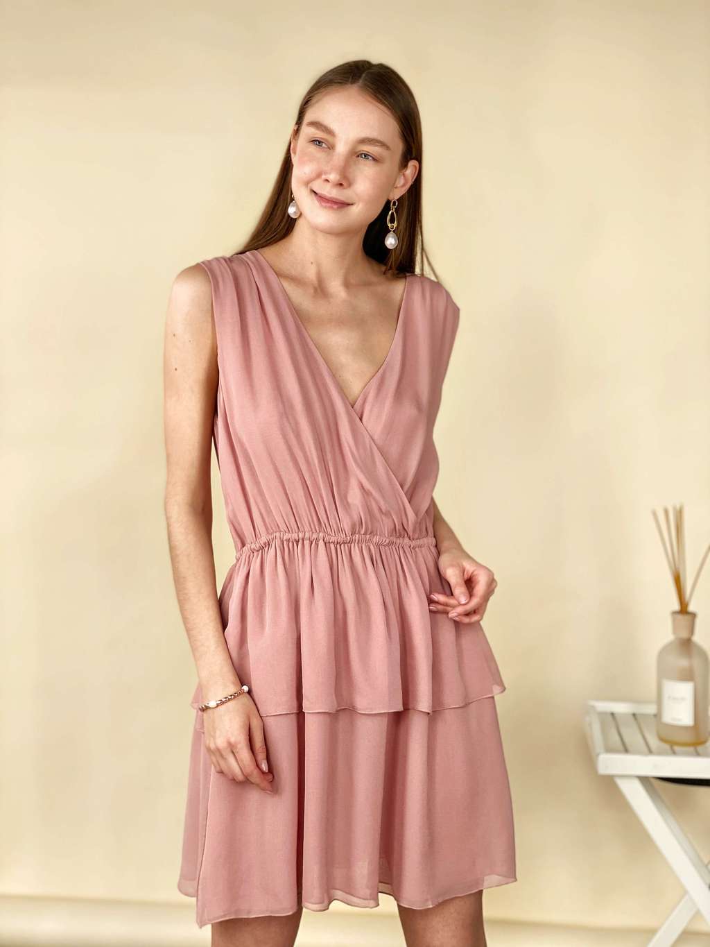 OTTOD'AME Платье с V-образными вырезами в нежно-розовом оттенке. LAST SIZE: 44 (IT)