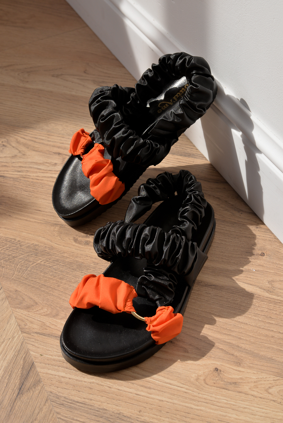 OTTOD'AME Сандалии с нейлоновыми ремешками и кольцом