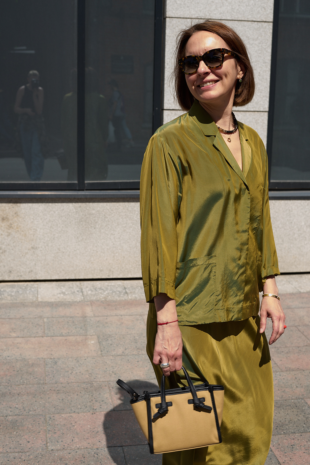 TELA Блуза-жакет из струящегося "купро" в оттенке оливы