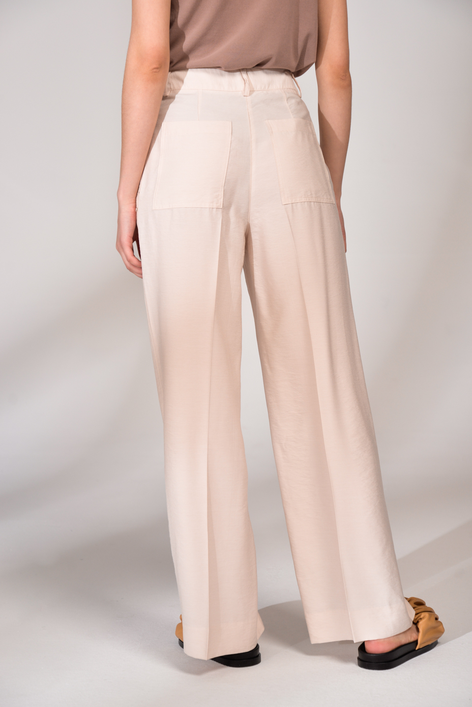 OTTOD'AME Брюки прямого кроя из струящейся вискозы оттенка экрю