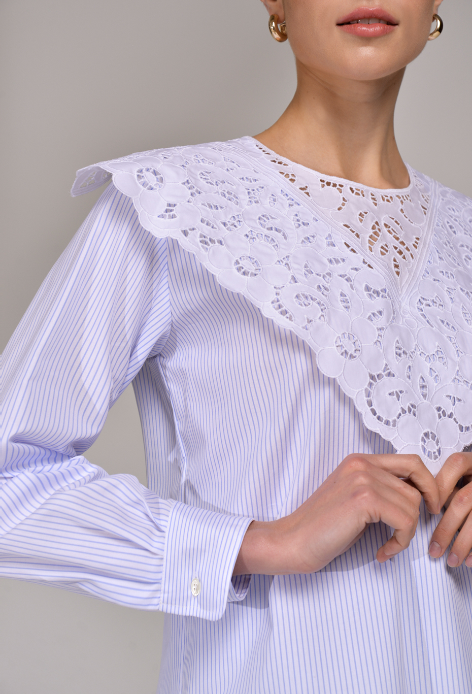 GRIFONI Рубашка из поплина с воротником из итальянского handmade-кружева "San Gallo"