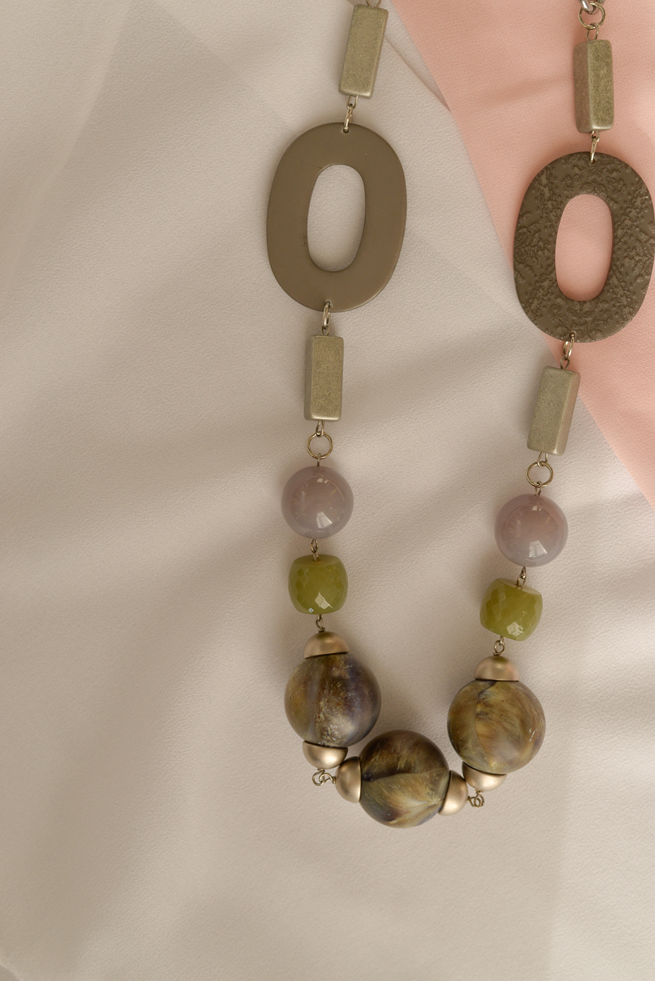 JOZICA  Массивное колье со вставками из круглых камней оттенка малахит