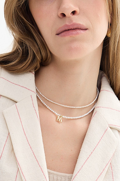 MODERN PEARLS Жемчужный чокер с подвеской-буквой в ассортименте