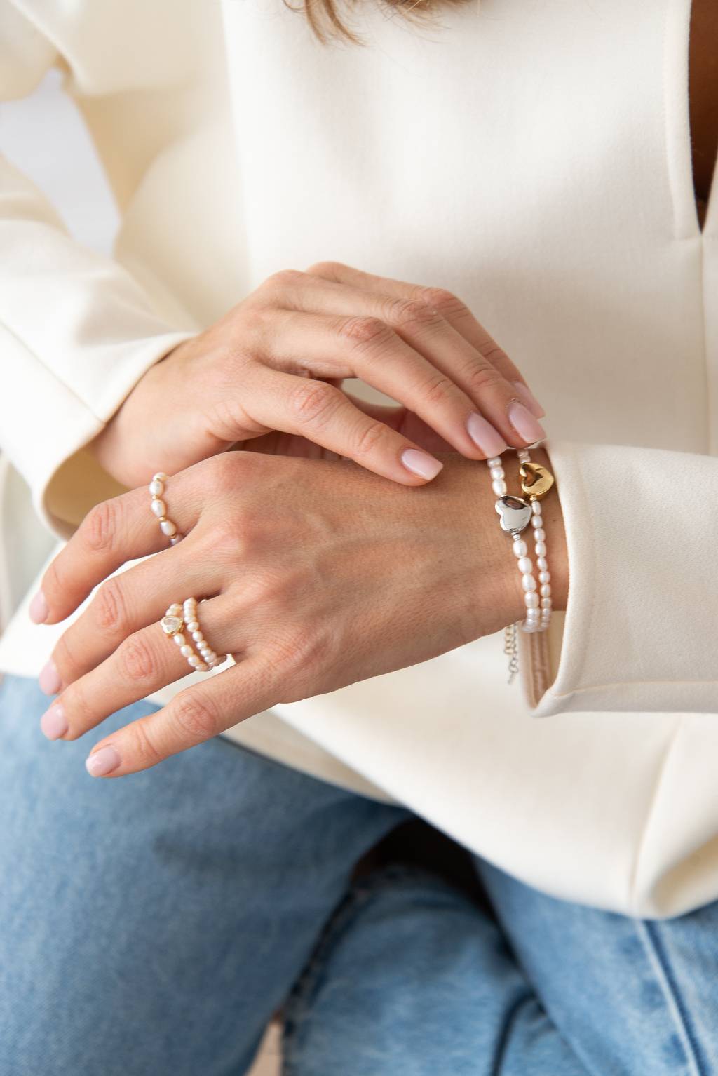 MODERN PEARLS Кольцо из речного жемчуга с сердечками-бусинами