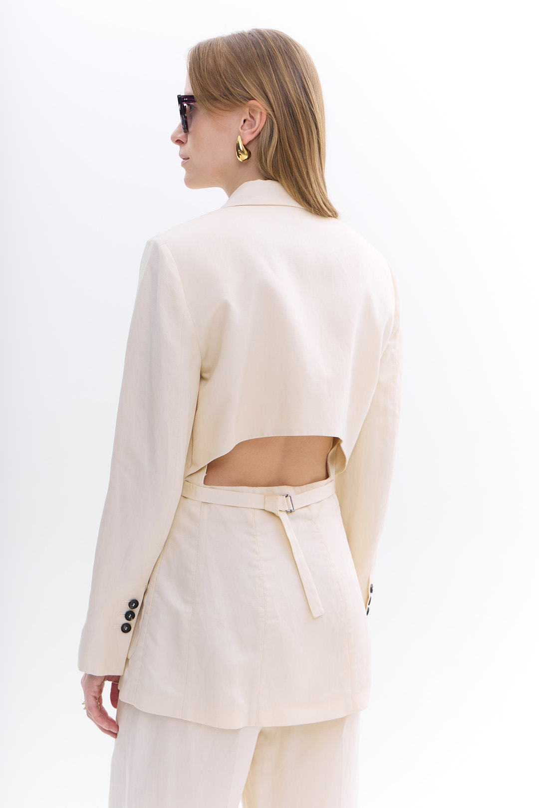 TELA  Жакет двубортного кроя с фигурным вырезом по спине из органического лиоцелла со льном