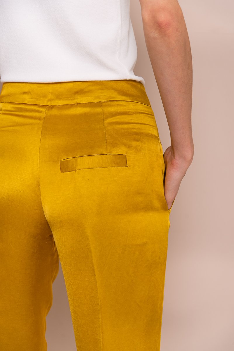 TELA  Брюки с карманами изо льна с вискозой в оттенке горчицы