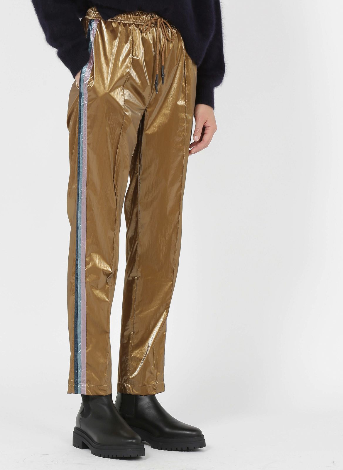 MES DEMOISELLES PARIS Брюки на мягком поясе с лампасом из технологичного "хрустального" нейлона