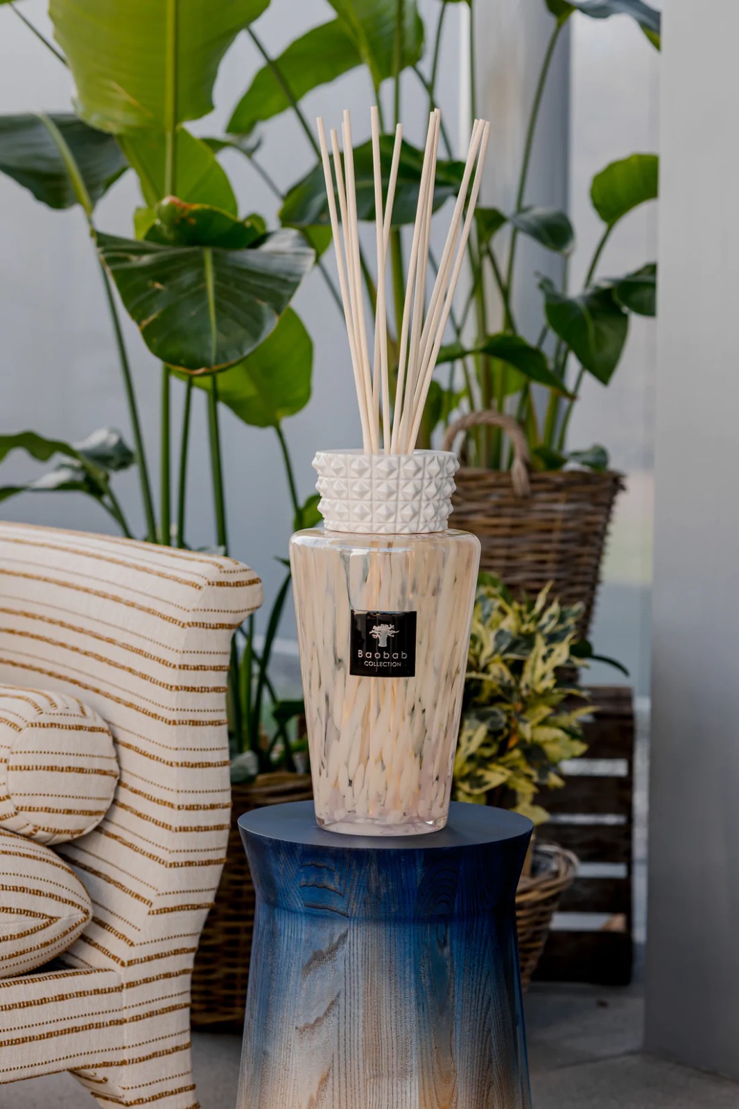 BAOBAB TOTEM Ваза-диффузор для аромата White Pearls из коллекции The Pearls из муранского стекла с керамической крышкой